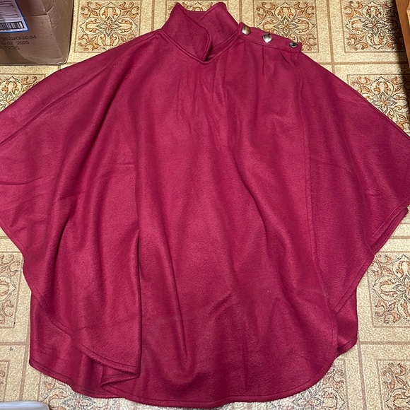 Newport News Poncho/Cape one size women - Picture 1 of 5